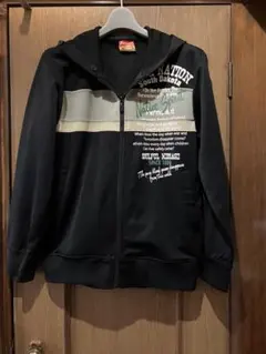 Beaumere 黒 パーカー フロントプリントのサムネイル