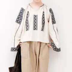 フリークスストア 刺繍入りブラウス Vネック ウクライナ刺繍ブラウス