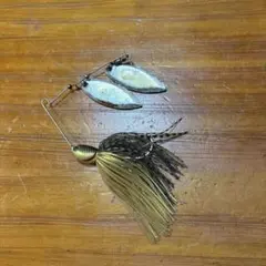 ダブルウィロー スピナーベイト ゴールド ブラックのサムネイル