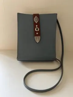 青い合成皮革　ショルダーバッグ　BEAMS ブルー