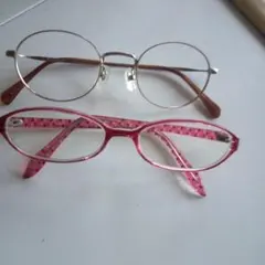 シルバーとピンクのメガネセット 老眼用に