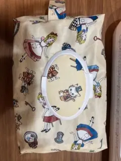 おしり拭き一体おむつポーチ