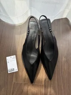 H&M ブラック ポインテッドトゥパンプス 40