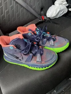 NIKE KYRIE FLYTRAP バスケットボールシューズのサムネイル