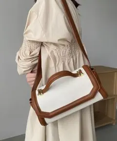 【新品】カプリシュレマージュ　トリミングロールバッグ
