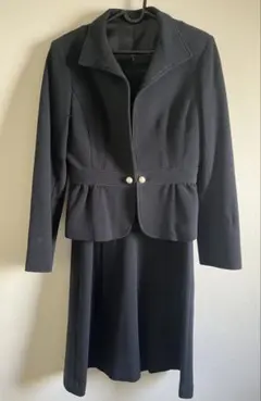 ワンピーススーツ　11号　紺色