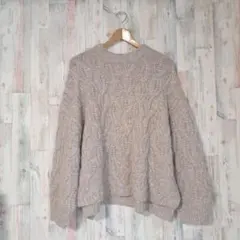 ケーブル編み　ニット　試着のみ　新品　タグなし　大きいサイズとしても