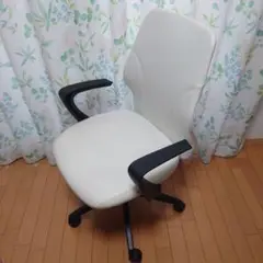 ニトリ ワークチェア グリッジ PVC ホワイト 合皮