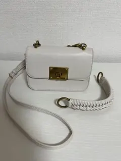 チャールズアンドキース　2wayショルダーバッグ　ホワイト