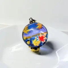 感謝セール中！レジン/雪の鳥居と子猫達 蓄光 オルゴナイトネックレス