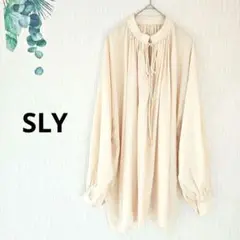 ✧SLY✧　スライ　薄手シャツ　ビッグシルエット　パフスリーブ　リボン