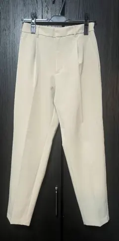GU スラックス