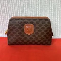CELINE（セリーヌ）マカダム柄トリオン　ロゴ ポーチ ダークブラウンキャメルのサムネイル