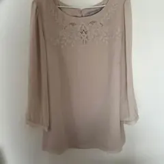 H&M シフォントップス　ベージュ