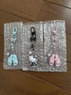 サンリオ　ハローキティ　シークレットキーホルダー　キルト　黒　ほか