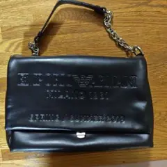 EMPORIO ARMANI ブラックレザーショルダーバッグ