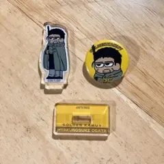 2 【ゴールデンカムイ】尾形百之助　ジロリ　ミニ缶バッジ＆ミニアクリルスタンド
