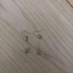 ゴールド 星型 フックピアス クリスタル付き