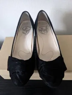 unReef パンプス ブラック リボン 22cm 結婚式のサムネイル