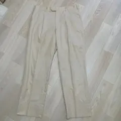 BURBERRY　バーバリー　きれいめパンツ　W94のサムネイル
