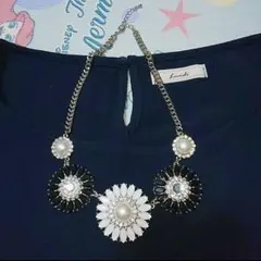 パール　ビジュー　お花　ネックレス　ZARA　ザラ　系