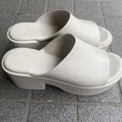 ホワイト オープントゥ プラットフォームサンダル