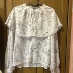 花柄フリル付き長袖ブラウス【12月19日に処分予定】