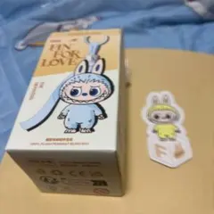 【正規店購入】LABUBU ラブブ　PIN FOR LOVE イニシャルF