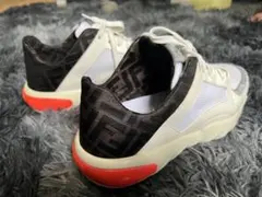 Fendi カジュアルスニーカー ホワイト/ブラック/オレンジ