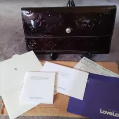 ルイヴィトン ヴェルニポルトフォイユインターナショナルNMアマラント長財布