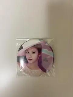 TWICE サナ 缶バッチ