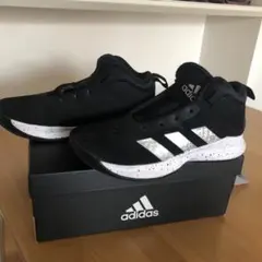 値下げ　adidas バスケットシューズ　21.5センチ