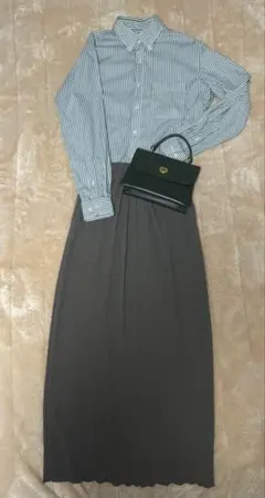 ストライプシャツ　グレーのスカート　2点セット