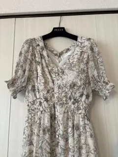 Tocco花柄 Vネック パフスリーブ ワンピース