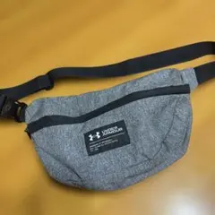 UNDER ARMOUR ボディバッグ グレー