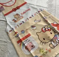 新品⭐︎サンリオ　日焼けキティ　エプロン 保育士エプロン　ハローキティのサムネイル