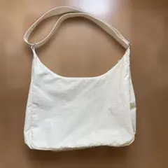 美品⭐︎GU ラウンドショルダーバッグ　オフホワイトのサムネイル