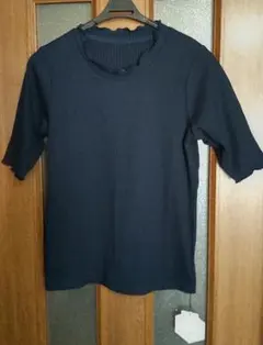 【新品】五分袖Tシャツ 紺色タグ付き