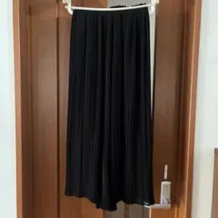 ユニクロ　黒 プリーツパンツ ゴムウエスト