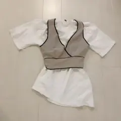 ベージュ パイピング ニットビスチェ付き ホワイトトップス