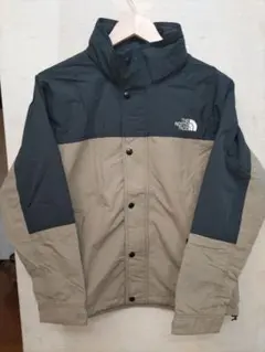 ノースフェイス　ハイドレナウィンドジャケット　NP22550