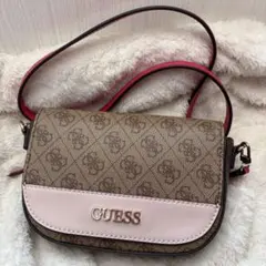 GUESS ショルダーバッグ ブラウン/ピンク
