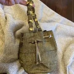 フェラガモ　巾着　バッグ　ゴールド　salvatore ferragamo