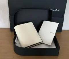 【新品】Valextra 二つ折り財布 ホワイト ヴァレクストラ 白 カードのサムネイル