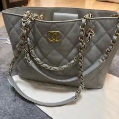 CHANEL グレー レザー キルティング バッグ
