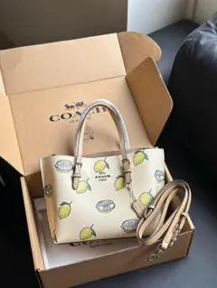 COACH レモン柄 ショルダーバッグ