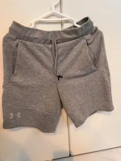 Under Armour グレー ショートパンツ