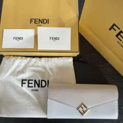 FENDI フェンディ 長財布 FFダイヤモンド ツートン　チェーンウォレットのサムネイル
