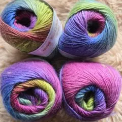 ウール100%　毛糸4玉　グラデーション　200g