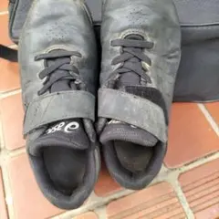 asics ブラック スパイクシューズ